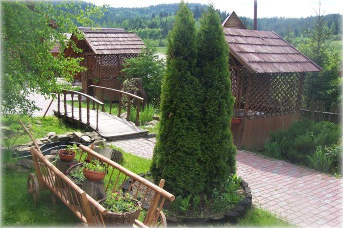 Boykivskiy Dvir Hotel Yasenitsa Zamkova Exterior photo