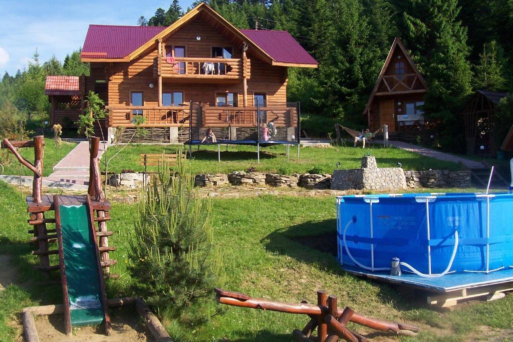 Boykivskiy Dvir Hotel Yasenitsa Zamkova Exterior photo